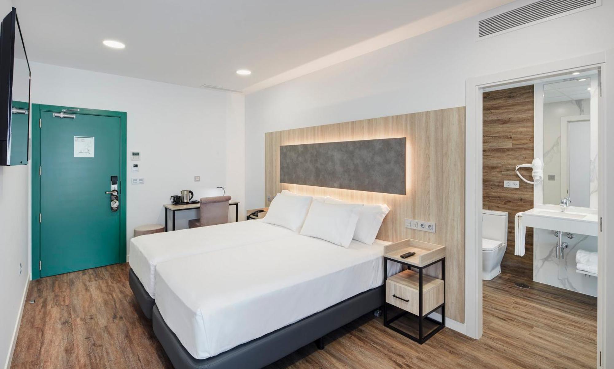Standard Twin Room,1654362391:JPEG